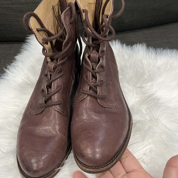 Sofft Women's Lace Up Brown Leather Boots Semi New - Picture 7 of 7